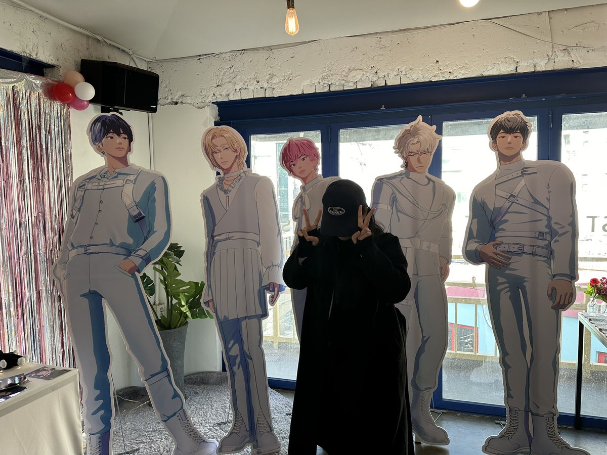 josughyang's tweet photo. 플레이브 300일 카페 방문기💙💜💗❤️🖤
너무 이쁘구 사랑스럽고 ㅠㅠ
럭드는 눈이 돌아서 무심코… 😢 드볼해서 행복합니다…✨
플레이브 영원하자!! 평플! https://t.co/NfUEqBJgzV