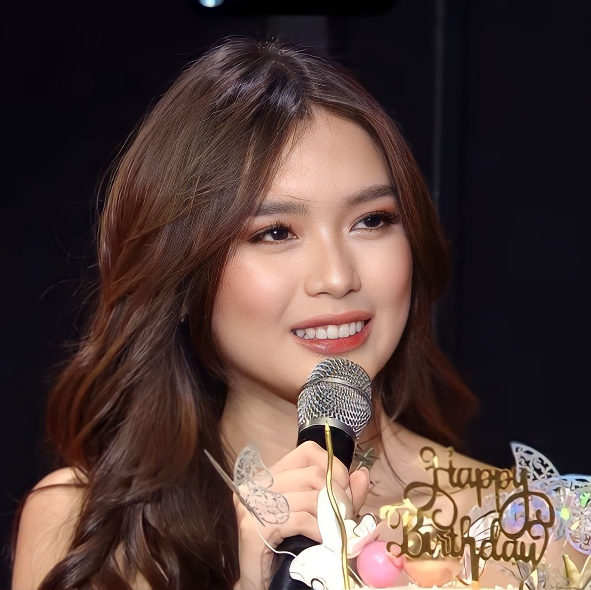 aintklyn's tweet photo. 2024 will be your year, @francinecarreld 💛 https://t.co/uxGGe5rX8K