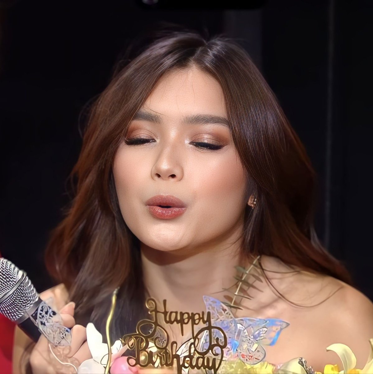 aintklyn's tweet photo. 2024 will be your year, @francinecarreld 💛 https://t.co/uxGGe5rX8K