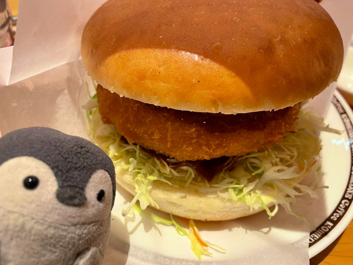 hanamaru0_0's tweet photo. コメダ珈琲のグラコロならぬ、グラクロ初めて食べたけどめっちゃ美味しい〜😭

マックのグラコロよりも大きくて満足感あるよ〜🐧✨

#コウペンちゃん https://t.co/EvjQBURvTt