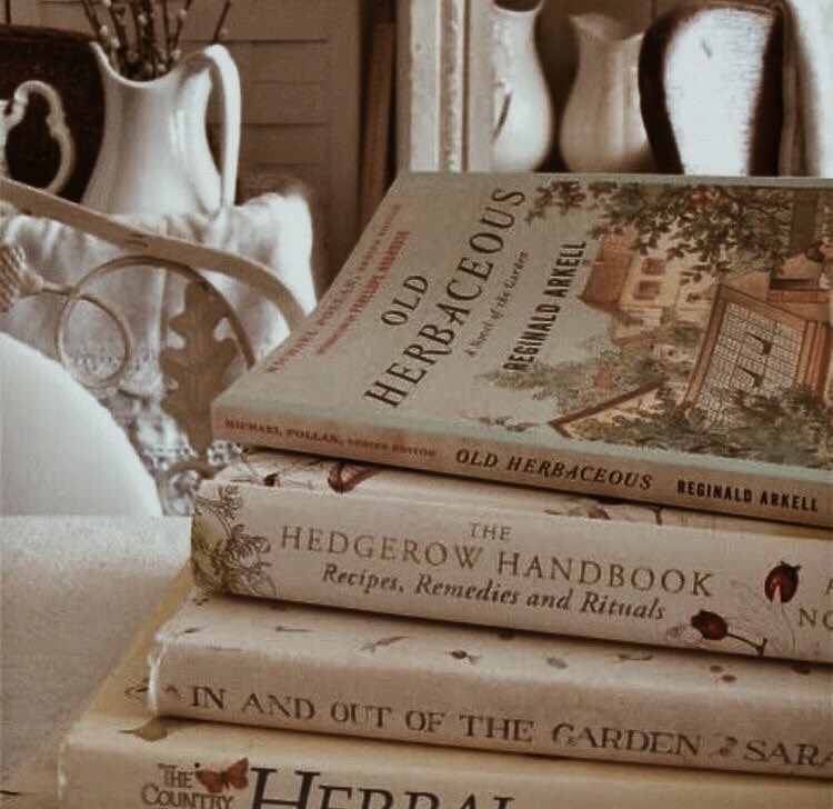 souemas's tweet photo. < Livros lidos em 2024 >

     “Minha alma reconhece um bom livro é quando meu corpo desliga e minha mente viaja por universos” https://t.co/o5fKppuMCK