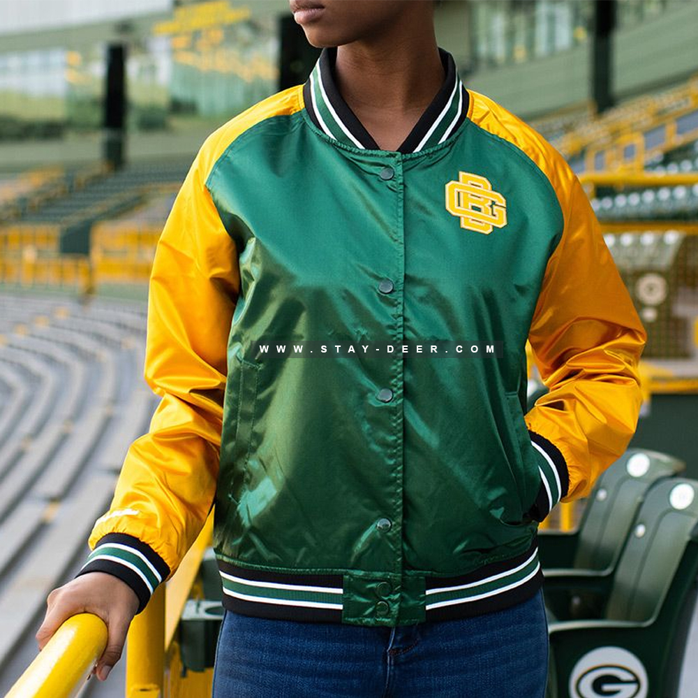 📷 'Satin Jacket' DM or Email us: staydeer3@gmail.com WhatsApp: +92-3094265671 #satinjacket #baseballjacket #icehockeyjacket #icehockey #winterjackets #seniorjacket #volleyball #footballjacket #jackets #embroidery #chenille #collegejacket #bomberjacket #canada🇨🇦 #staydeer