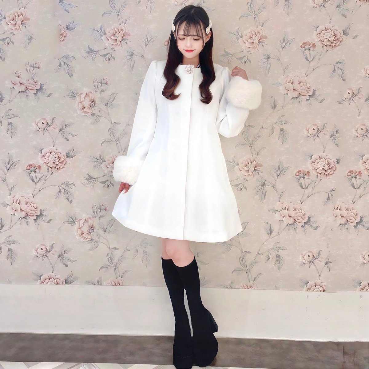 evelyn池袋店 𝙒𝙄𝙉𝙏𝙀𝙍 𝙎𝘼𝙇𝙀🐻‍❄️ 💍ビジューAラインコート