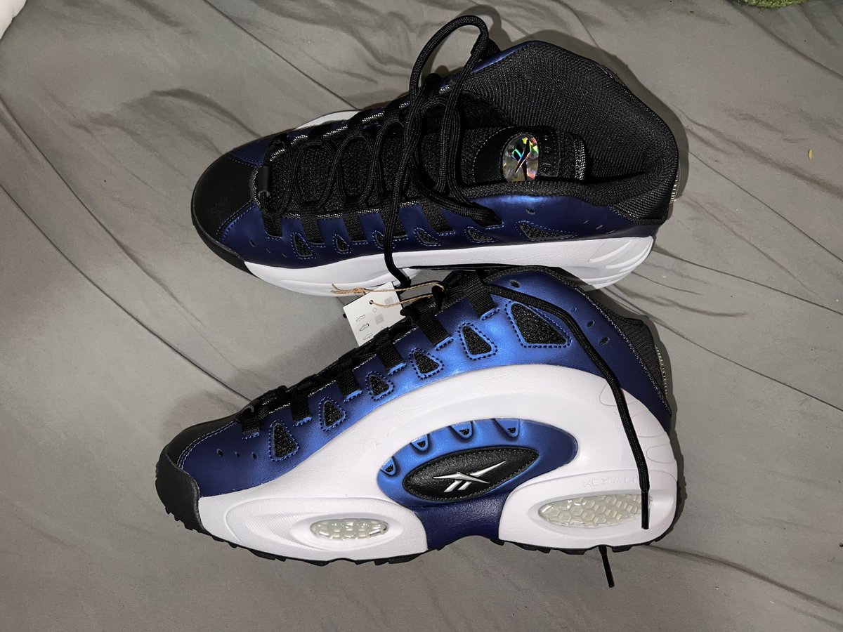 JiggaMontego's tweet image. Added to the closet #reeboks #emmitsmithreeboks #reeboks