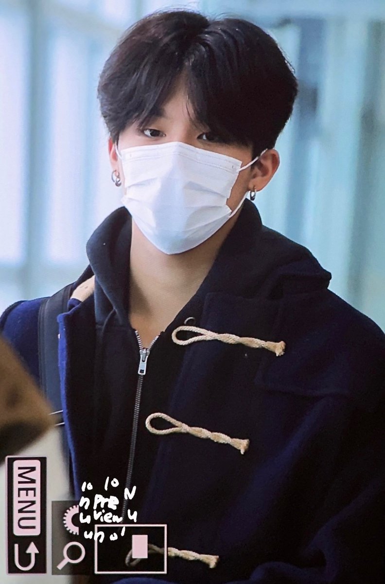 JEONGWOO_HD's tweet photo. jeongwoo must be so tired. rest well and have a safe flight going back home! 🫳🏻🤍

#트레저 #박정우 #PARKJEONGWOO https://t.co/WoaxgC2Qye