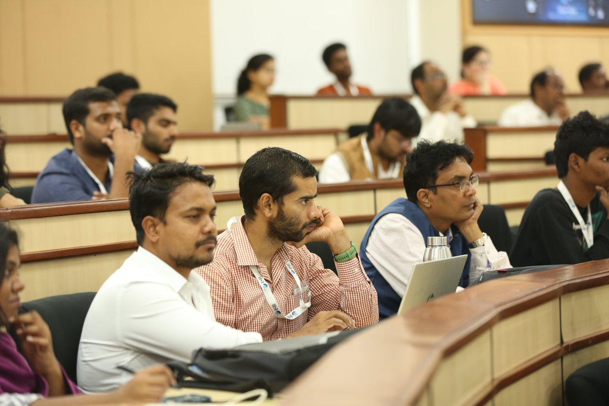 #PublicPolicyDialogues 2024 Panel discussion on ‘AI Solutions for Last Mile Healthcare Delivery in Rural India’ explored & addressed challenges related to accessibility & quality #healthcare linkedin.com/feed/update/ur… @alpanrav #ShwetaJaiswal @anumeha_s @pravinvkrishna @avik_sarkar