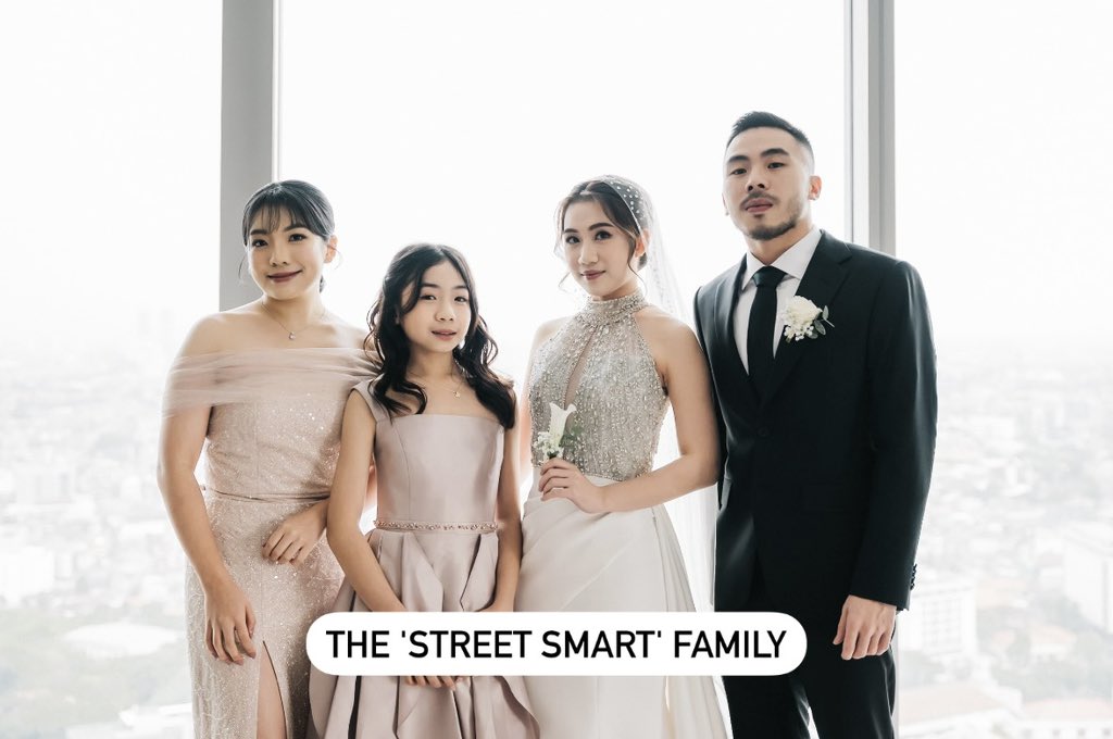 sajangmich's tweet image. ✨ The &apos;street smart&apos; family ✨

Spill pendidikan anggota keluarga aku. Cuma aku doang yg lulus S1 dan lanjut S2. Sedangkan adik-adik dan ortu aku gak ada yg kuliah.
