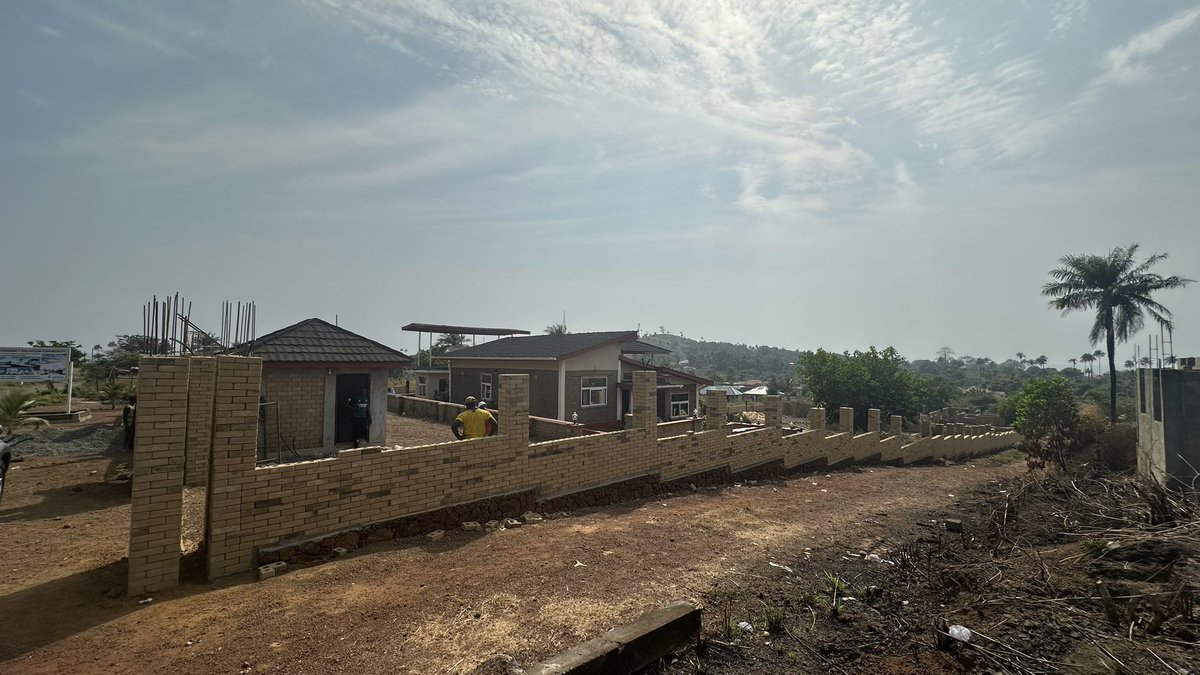 TpestateL's tweet photo. Thanks to our amazing, and hard-working team. Mission accomplished to complete more than 70% of the perimeter walls of the Eco-living oasis at Kent, Sierra Leone #tpestate #tpgroupsl, #sierraleone https://t.co/WfgW0xL0rs