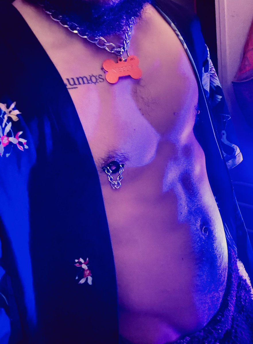 Mrhyde3123's tweet photo. ⛓️ 💙 « Quand je n'ai pas de bleu , je
mets du rouge »❤️😈(Paul Eluard cite PabloPicasso)

#gaylad #boxerbarcelona #fetishmodel #gaymadrid #gaybeard #gayespaña #gaytattoo #kinkcommunity #pupplayfrance #gaybordeaux #gayberlin #gaymodel 
#puppyplaycommunity #puppyplay #alphapup https://t.co/5MoES1eRf1