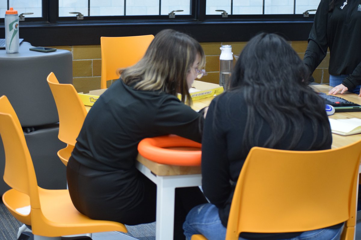 So excited to kick off this 2024 season with our fantastic pack. As we begin this challenging 6-week journey, we feel confident and hopeful about this year. We hope our students and mentors will learn new things along the way.