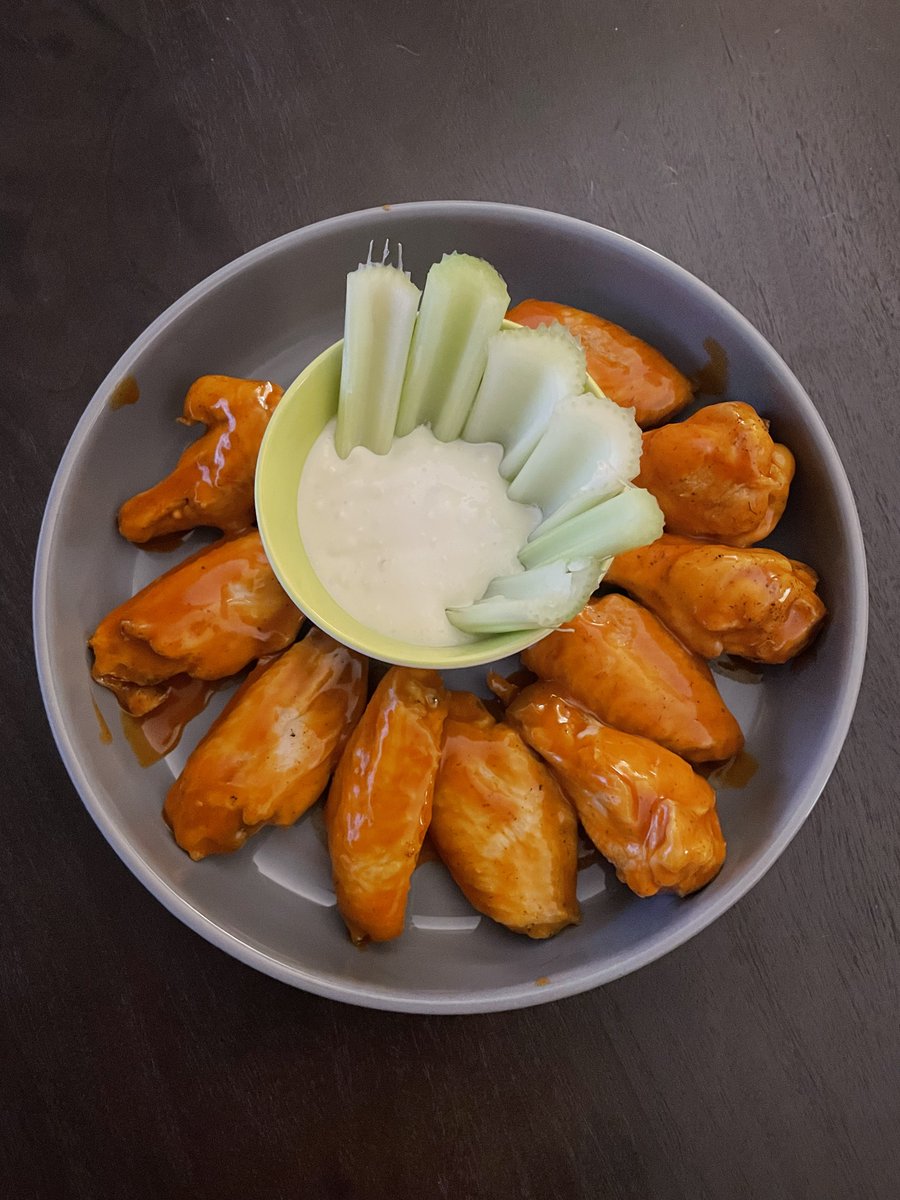CrispyAndSaucy's tweet photo. Final offering included:
1.) Sweet Heat Cajun
2.) Sweet Heat Cajun DD in Buffalo
3.) Buffalo Middleswarth BBQ
4.) Buffalo Dill Pickle https://t.co/HpVSQ4EU2G
