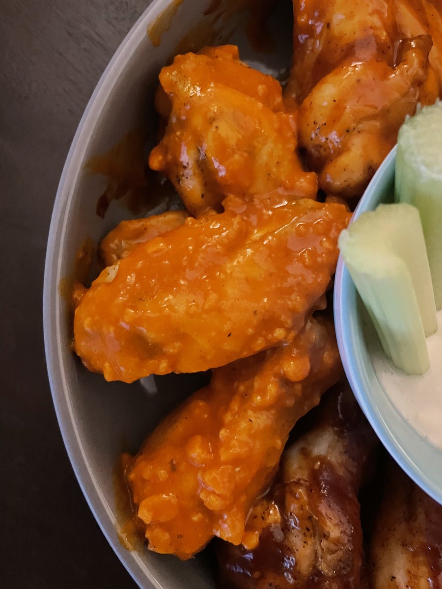 CrispyAndSaucy's tweet photo. Final offering included:
1.) Sweet Heat Cajun
2.) Sweet Heat Cajun DD in Buffalo
3.) Buffalo Middleswarth BBQ
4.) Buffalo Dill Pickle https://t.co/HpVSQ4EU2G