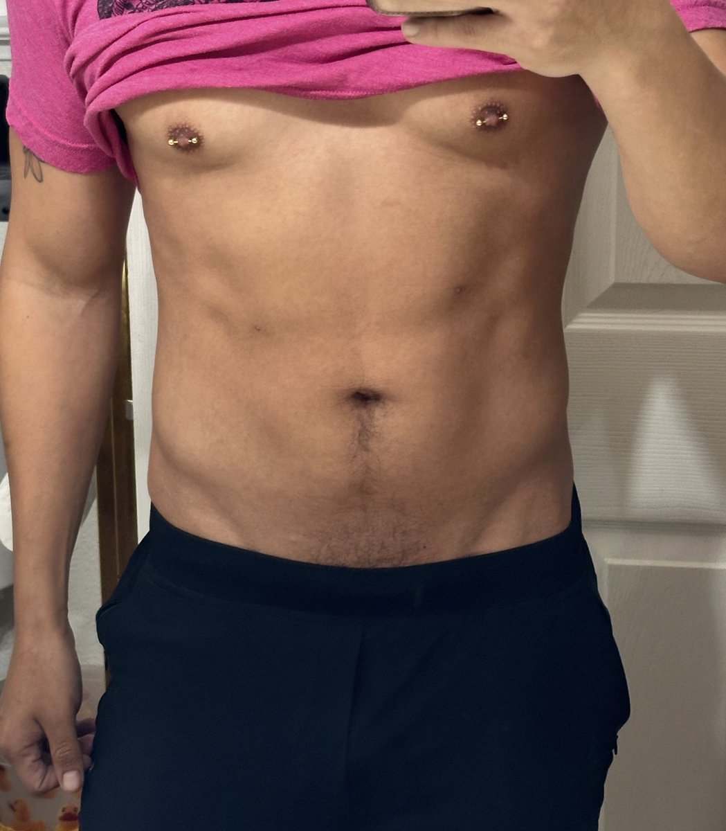 My nipples are demanding to be suck and bitten 🤤