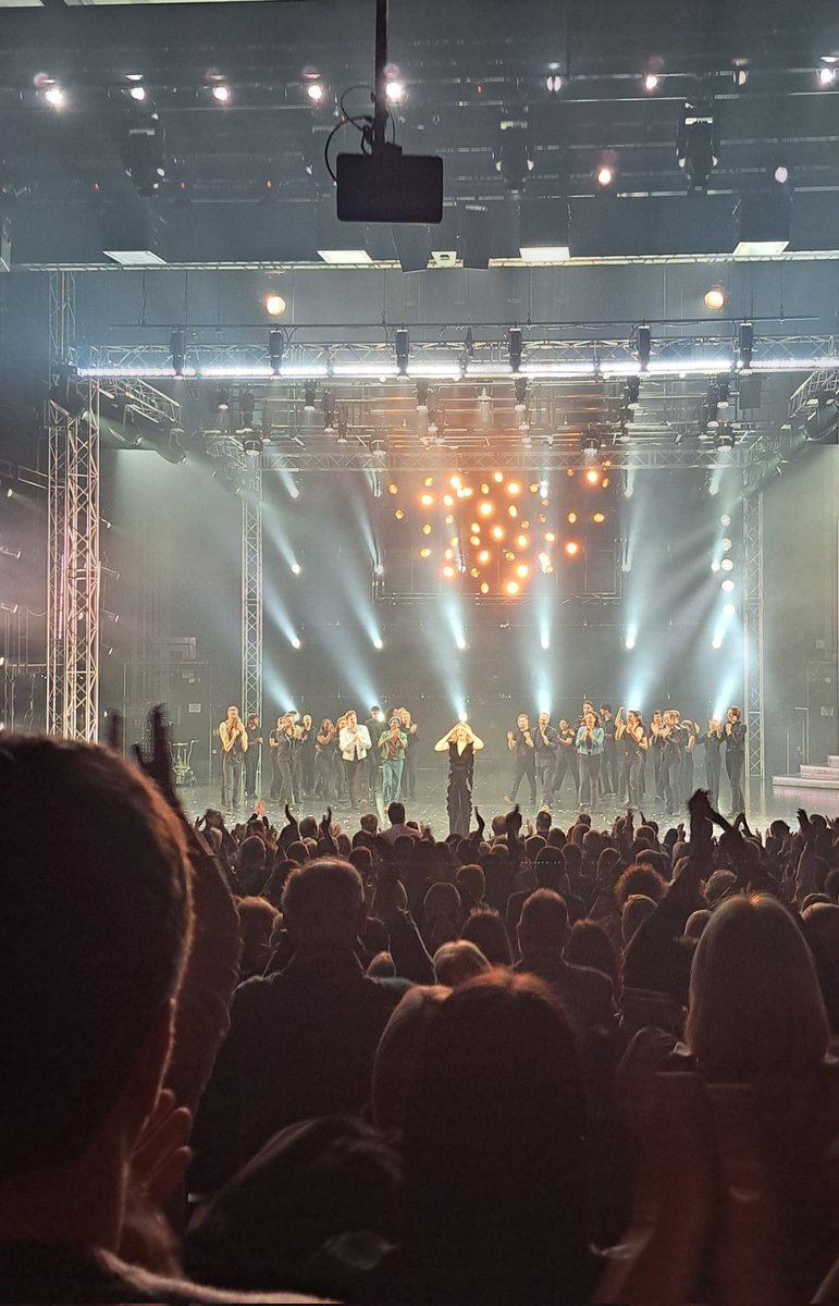 nommcc's tweet photo. @jessicacaca7 @CurveLeicester ....we had no idea how tonight's show would run, but suffice to say we've seen the most spectacular production on a very unique night. Thanks Jess for saving the show. See you in Hull next month, that drink will await you! https://t.co/T38gSIniFi
