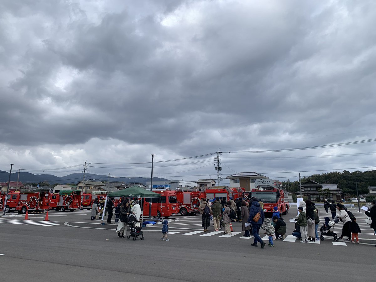 esdoragon's tweet photo. 本日糸島市では、消防の出初め式に伴い、糸島消防や各消防団も集まり、各種体験などが行われております。
昨年建設された避難施設に隣接する多目的公園で行われております。 https://t.co/YrgSuDtluS