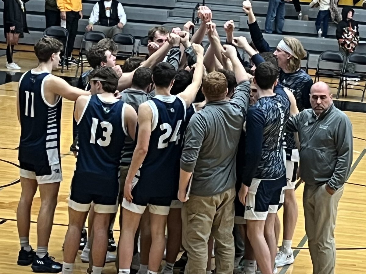 LeuzingerJill's tweet photo. @stout_mbb What an exciting game.  Proud of this team! https://t.co/Xfpc7VFIDB