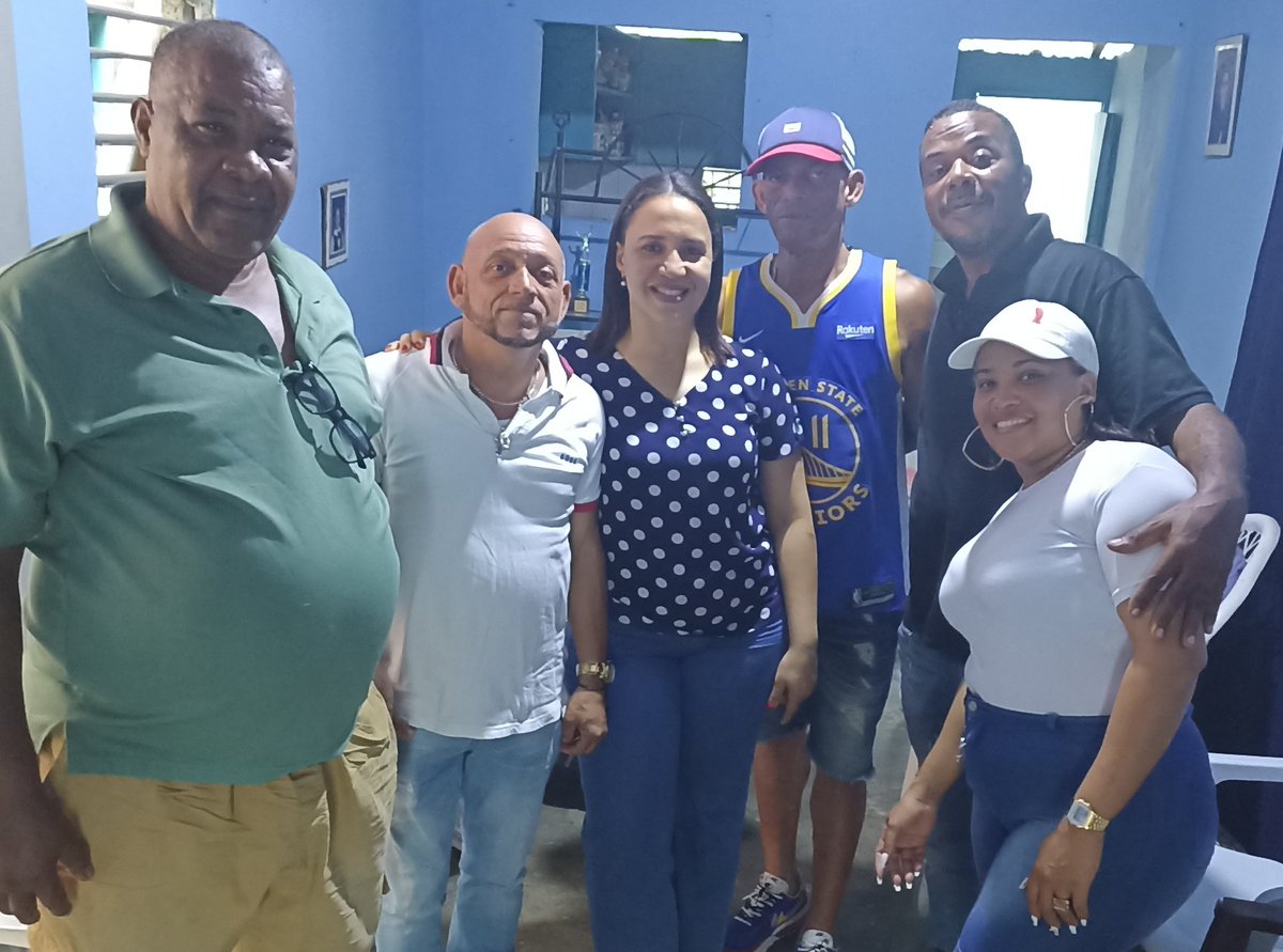 JSocialGSD's tweet photo. Hoy los compañeros de la Circunscripción 3 del Distrito Nacional estuvieron en el sector #27DeFebrero 
.
.
Organizando los delegados de cada mesa para la #DraKeylaRegidora 

#JusticiaSocial #CarolinaAlcaldesa #LuisPresidente2024 
@luisabinader 
.
. https://t.co/nPszFNKWK0