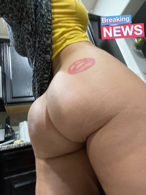 This ass is fat and another flash sale just went out 😱  https://t.co/LWubPXVva8 https://t.co/rPNLvNstKC