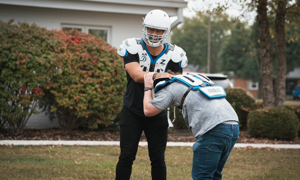 KVN_03's tweet photo. Just want to give a huge s/o to @BostonConnr for getting me right when nobody else would! I wouldn’t have been able to get career highs in sacks this year without you!! Cheers brother! 🖤😈 https://t.co/9JWNYqebQt