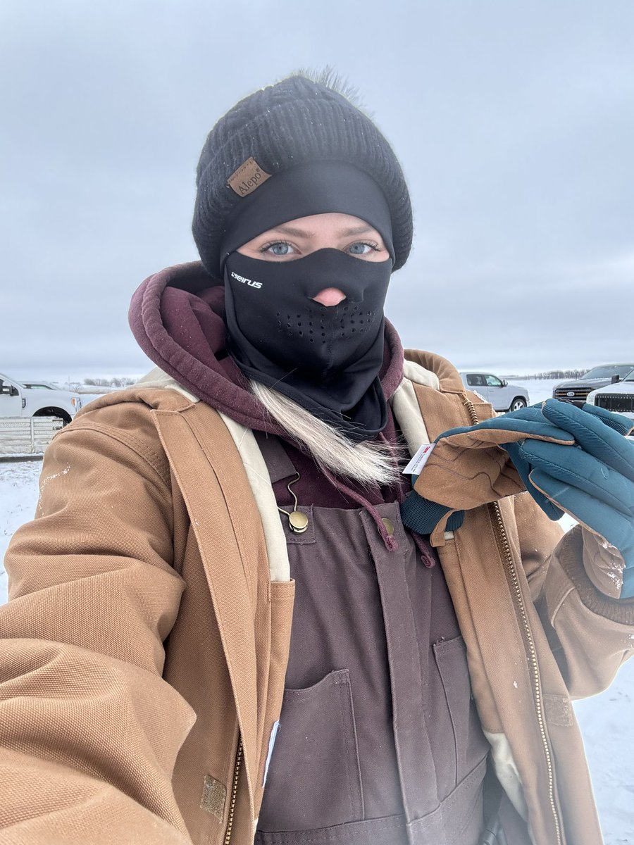 BrooklynJayyy's tweet photo. WAUBAY DAY ONE!!!!!

hooked and lost too many fish, lost a pole down the hole, it’s fine everything is fine https://t.co/9NglIZE8M5