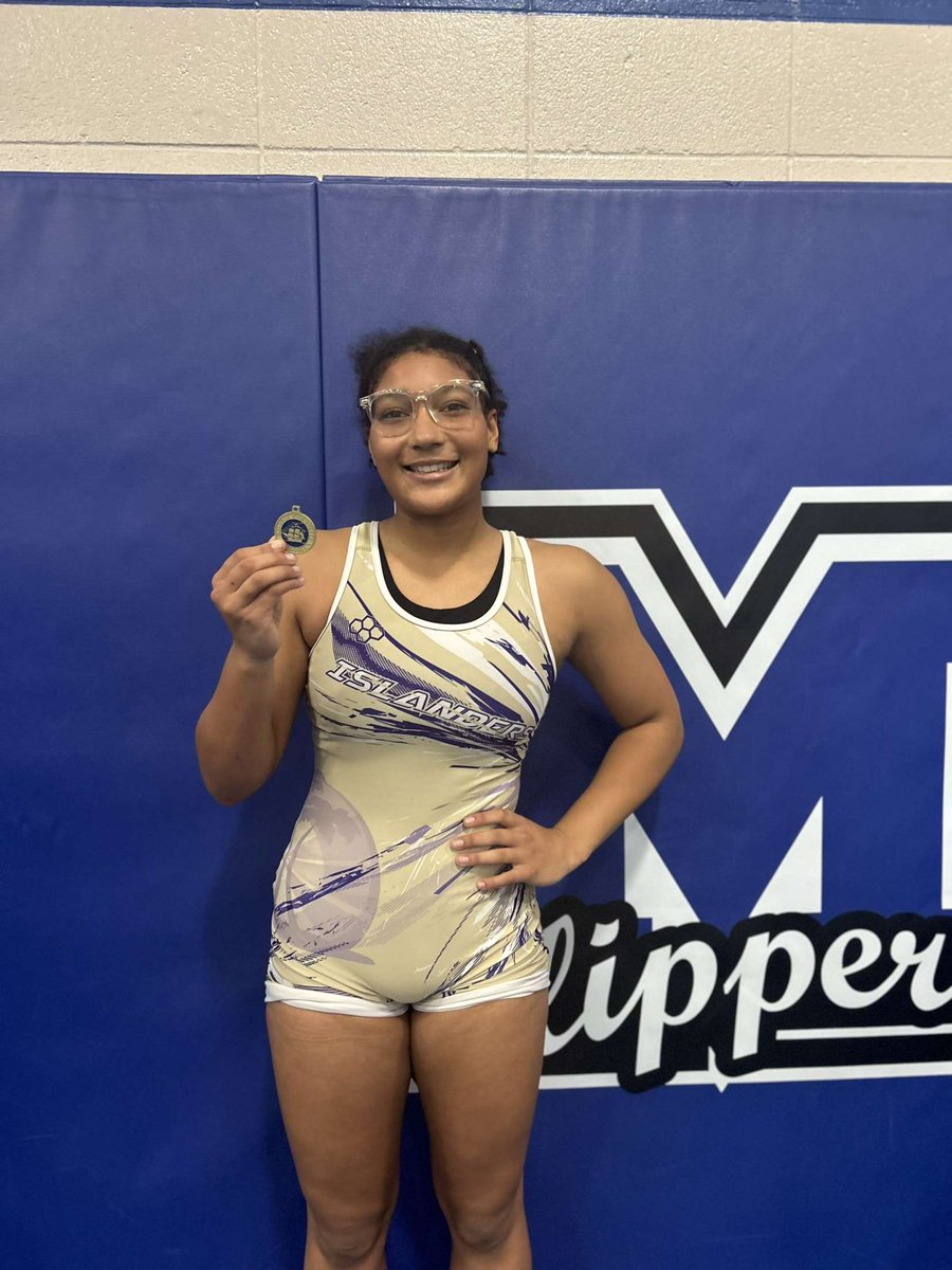 islandergirlsw's tweet photo. GISH Girls Wrestler Anyia Roberts (155)  makes History today by becoming the FIRST EVER Islander Girl to win 100 Career Wins! Congrats Anyia!! https://t.co/BtsuxeFP9C