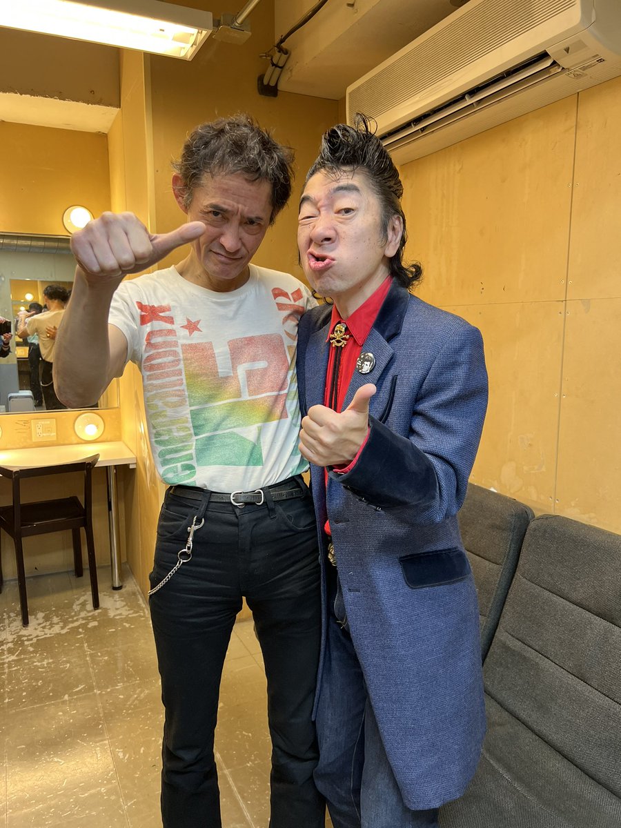 「キングカートってサイコビリーじゃないのになんでみんな好きなの？」って来日した時にサイコビリー君に聞いたんだ。そしたら「それを言うならリュウタ君はロカビリーなのになんでラフィンノーズ大好きなの？」って聞き返されたよ。一本取られた。そうなんだよ、好きなのに理由なんてないんだよな。