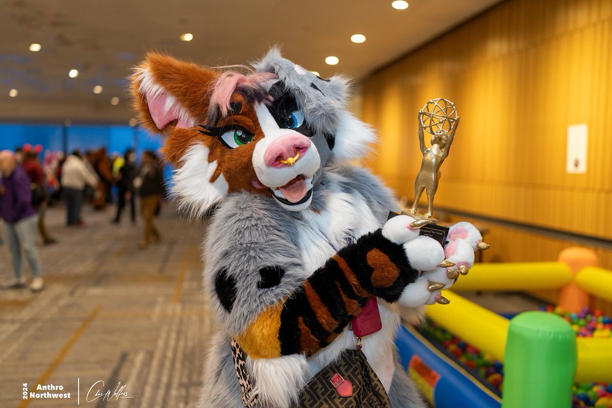 Cannibal_ish's tweet photo. Thank you @anthronw for the honor of receiving the best in spirit award at the film festival. 💖🥺 https://t.co/6lXnr5wJiT