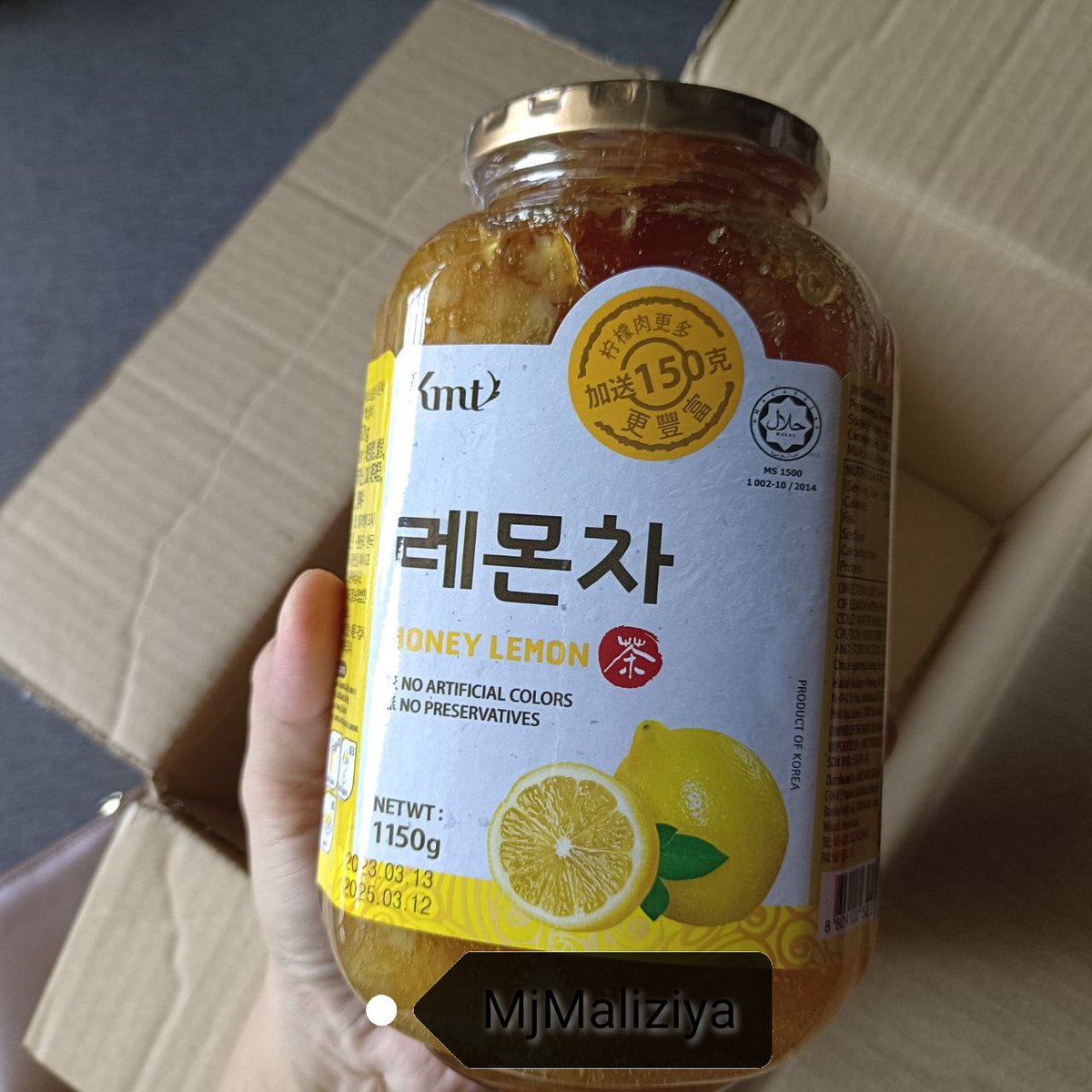 MJMaliziya's tweet photo. Yayy dah sampai, ini kali kedua aku repeat🤩

Sedap gila wehh Korean Hansung Honey Tea ni, anak2 pun suka. Aku suka bancuh dgn air panas. Batuk &amp; selesema boleh lega beb, memang terbaiklah.  Yang penting, "HALAL"💯. 

Korang patut cuba. Cek thread sebab kat sana ada promo... https://t.co/mrTa7riQnf