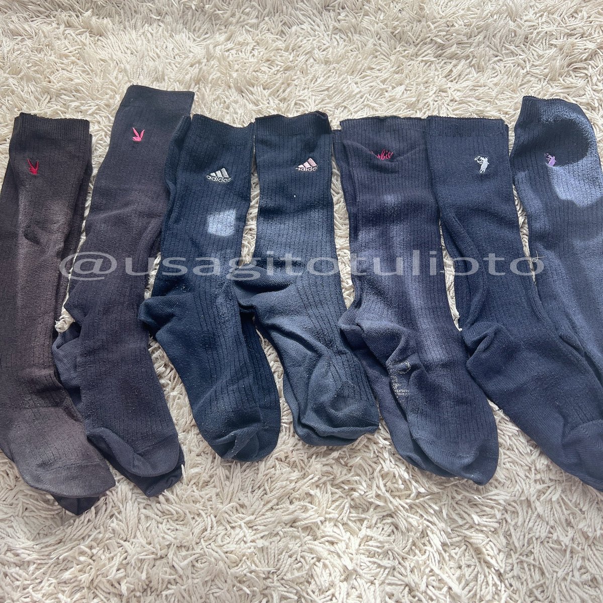 usagitotulipto's tweet photo. 高校の時使ってた靴下🧦
お迎えしてくださる方💗
ラ🐻でひとつ700円です❕

 #おりものシート売ります  #下着売ります #パンツ売ります #靴下売ります #ソックス売ります #聖水売ります #おしっこ売ります #下着売り子 #パンツ売り子 #靴下売り子 #売り子 #裏アカ女 https://t.co/yGJCeuzKgl