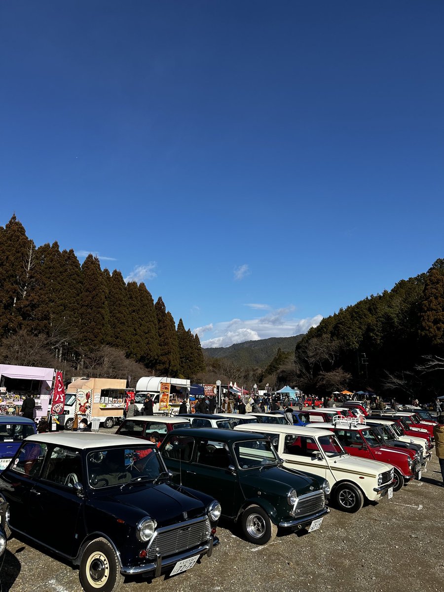 96mini's tweet photo. 天気もよろし😊募金もやってくれてるアリガタイ

#NYMM https://t.co/dzBjEq9FXR
