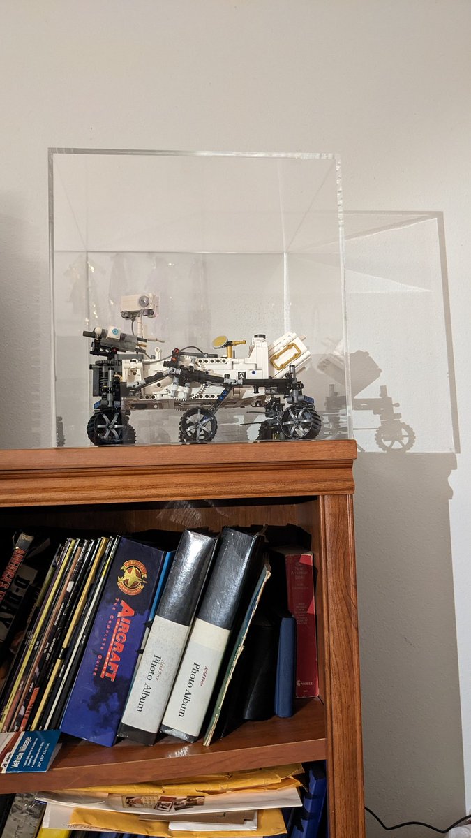 The #LEGO Mars Rover now encased in acrylic... A bit much? 😁

#PerseveranceRover #Mars2020