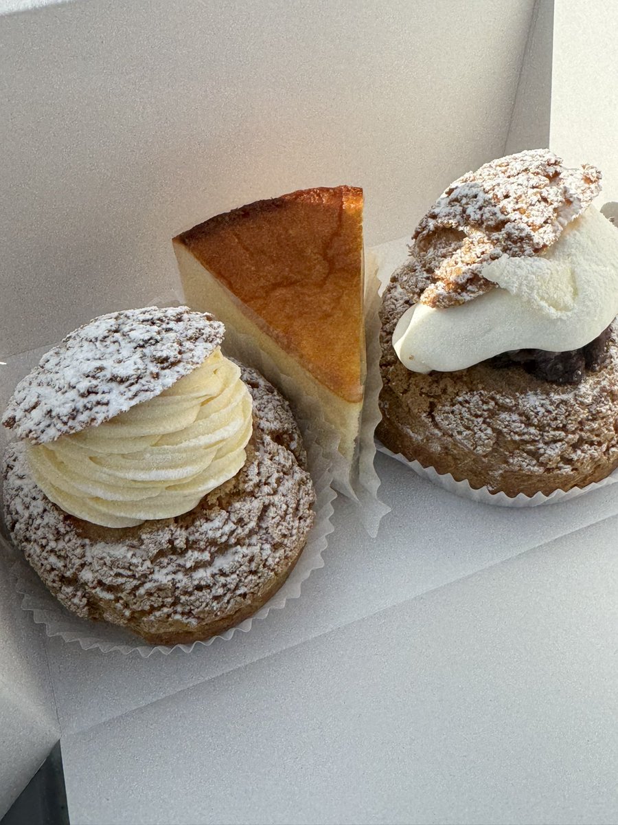 layla_derek's tweet photo. 熊野大社駐車場とうちゃこしてからのさっきのChuxノスイーツ頂く🍰🥰
#chux https://t.co/28IGM6dhKm