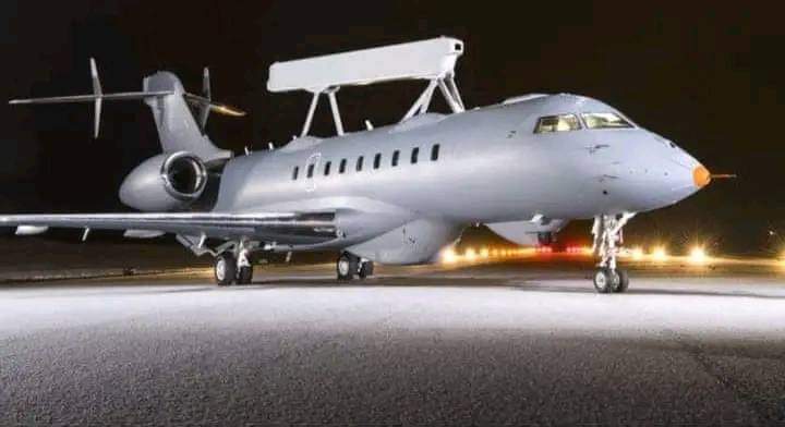 DelphineSankara's tweet photo. 🔴Burkina🇧🇫/Le cadeau du nouvel An du @CapitaineIb226 au FDS.

Un avion que seul le Burkina🇧🇫 possède dans la sous région .
Cet avion Balise tout le terrain, cartographie l'ensemble du territoire et détecte des mines, armes cachés dans le sol et dans les grottes.

Cet avion 
1/2 https://t.co/I2tcxCdEmf