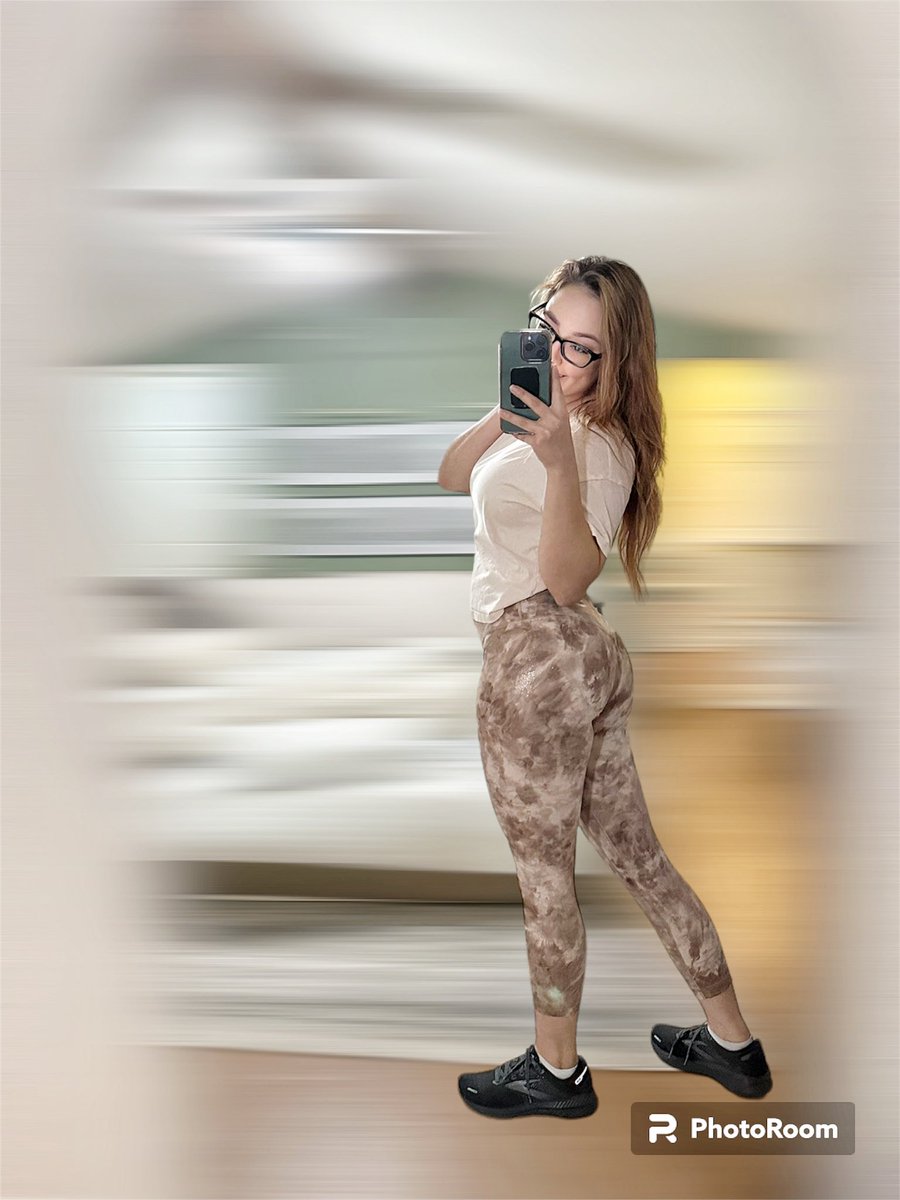 Rissa_MT's tweet photo. Abs done for the day ππΌ. I scored these #Lululemon leggings off #mecari for more than half off! #workout #fiton #abday #squats #fitness #FitnessFashion #fitnessaddict #fitnessjourney #girlswholift #bodybuilding #fit #training #fitfam #fitnessfun https://t.co/AmxjG2RGk9