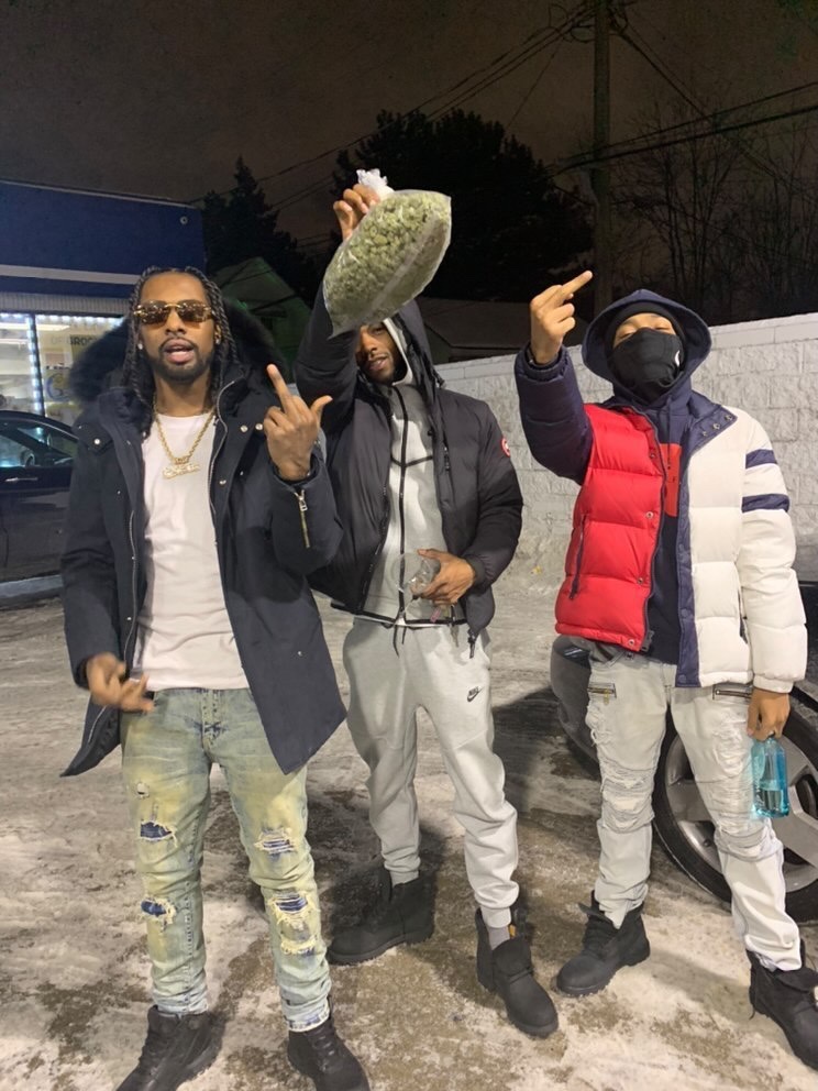 472manman's tweet photo. 🖕🏾 https://t.co/a4GP4zqETI
