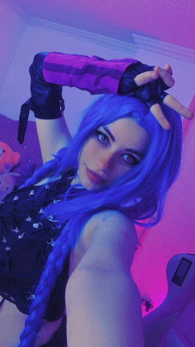 &ldquo;Las armas no matan a nadie, es decir, si no las disparas, si las disparas acaban con todo&rdquo; - Jinx   #jinx<a href="/tag/jinx"class="tags"><span>#jinx</span></a><a href="/tag/leagueoflegends"class="tags"><span>#leagueoflegends</span></a><a href="/tag/arcane"class="tags"><span>#arcane</span></a><a href="/tag/arcaneseason2"class="tags"><span>#arcaneseason2</span></a>