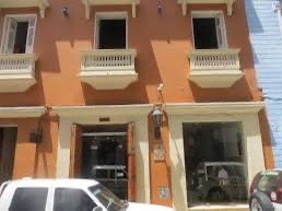 Hilo de restaurantes en Cartagena a los que se puede ir y pasar un buen rato (sin que te tumben): 
Comenzamos por “Espíritu Santo”
Tiene las tres B. 
SE LLENA MUCHO. Así que vayan con tiempo: