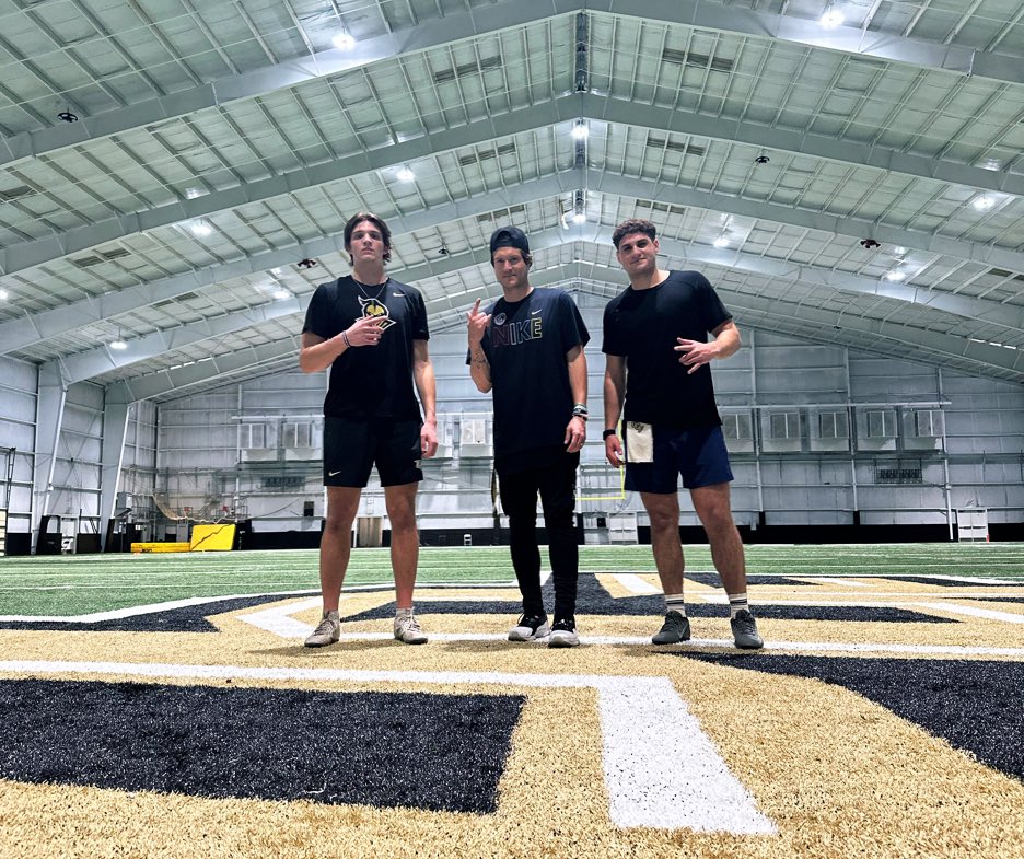 What’s done at KNIGHT will always come to light #BTruQBTraining 🔘 QB Trainees: @dylanrizk11 @rileytrujillo4 #ChargeOn | ⚔️⚡️| #GKCO