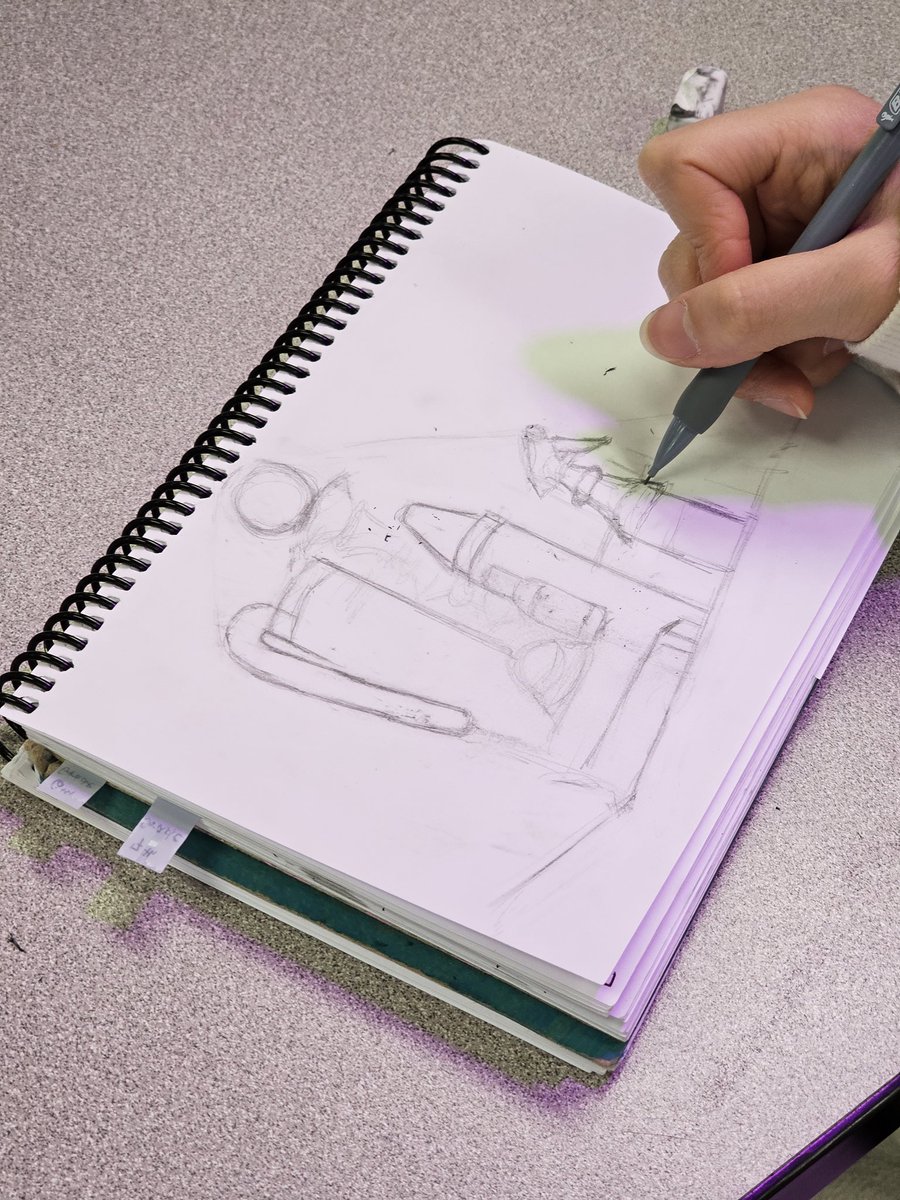 MsValentineRMS's tweet photo. Really enjoying the progress my students have been making on their drawing skills! And everyone is enjoying it! 😍 

@TeamRidgely @BarishSeth @SusanTruesdell @RTwentey https://t.co/Zi68B1wh5u