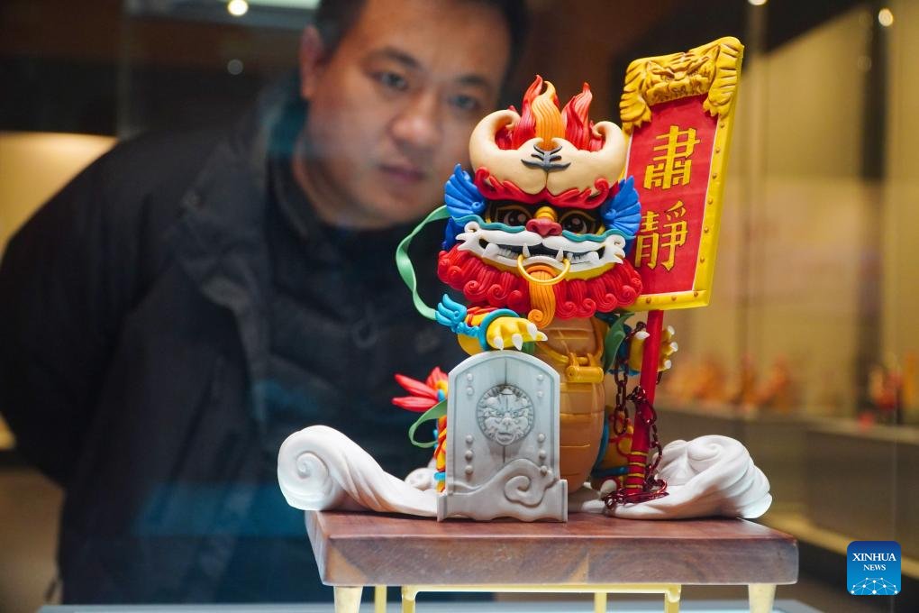PDChina's tweet photo. Creatively designed polymer clay figurines featuring Chinese dragons are on display at a porcelain and glaze museum in Zibo City, east China's Shandong Province. Over 300 #PolymeClay artworks are showcased during this exhibition themed on the Chinese zodiac #YearOfTheDragon. https://t.co/RFb3tGNsBE
