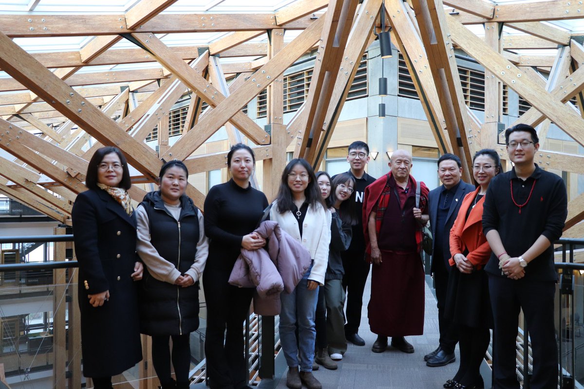 Dzongsar Jamyang Khyentse Rinpoche visited the Multidisciplinary Institute of Natural Therapy