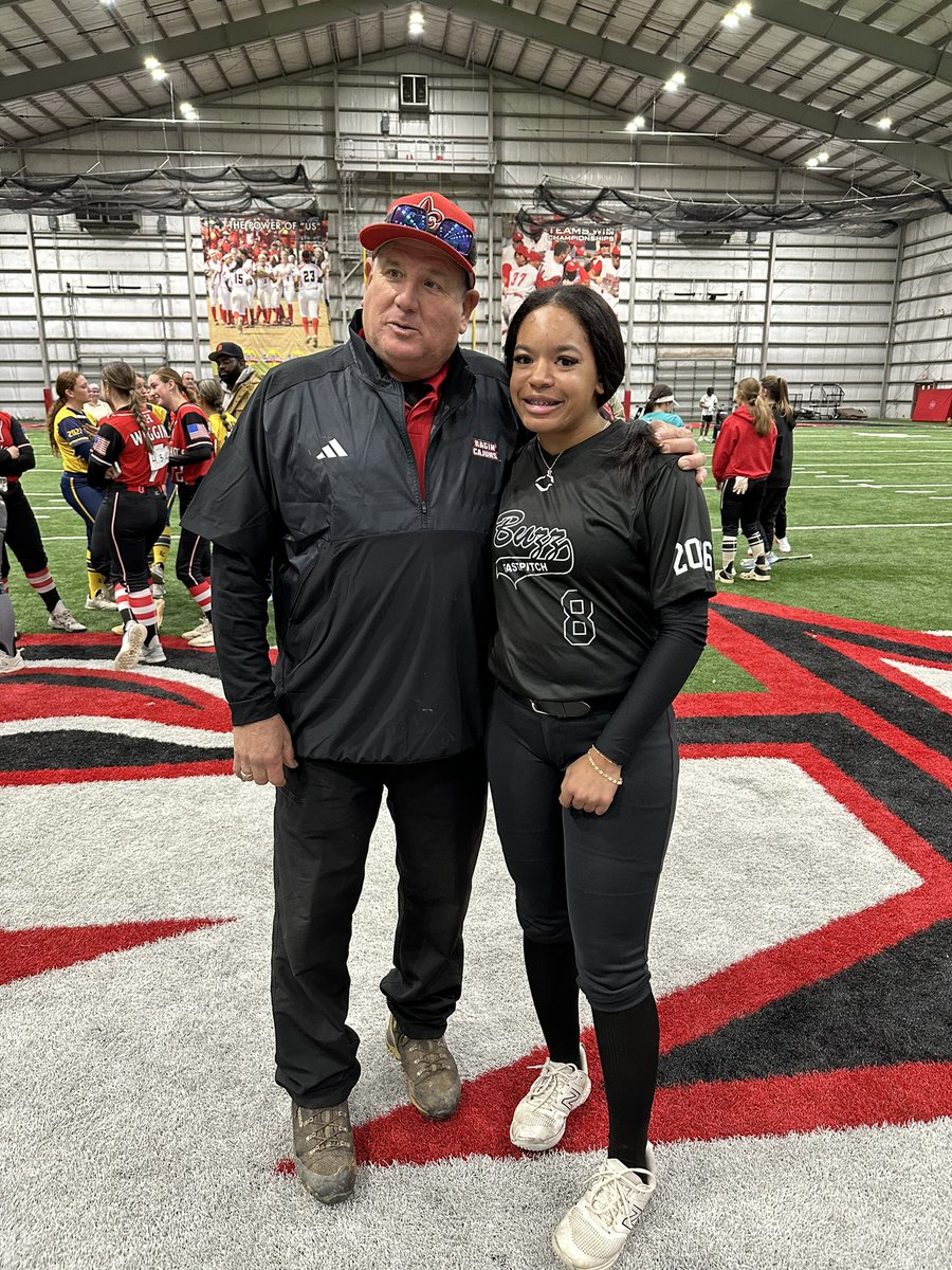 Raelynn_VanZee's tweet photo. Thank you so much for the fantastic camp!!! I really enjoyed the nice facilities and the feedback!! @GerryGlasco @JustinRobe15 @TreyHoldbrook #buzzwin https://t.co/92YWd4q1vg