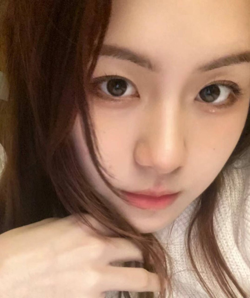 An134508's tweet photo. I just look at you like this https://t.co/Smvq48M8cJ