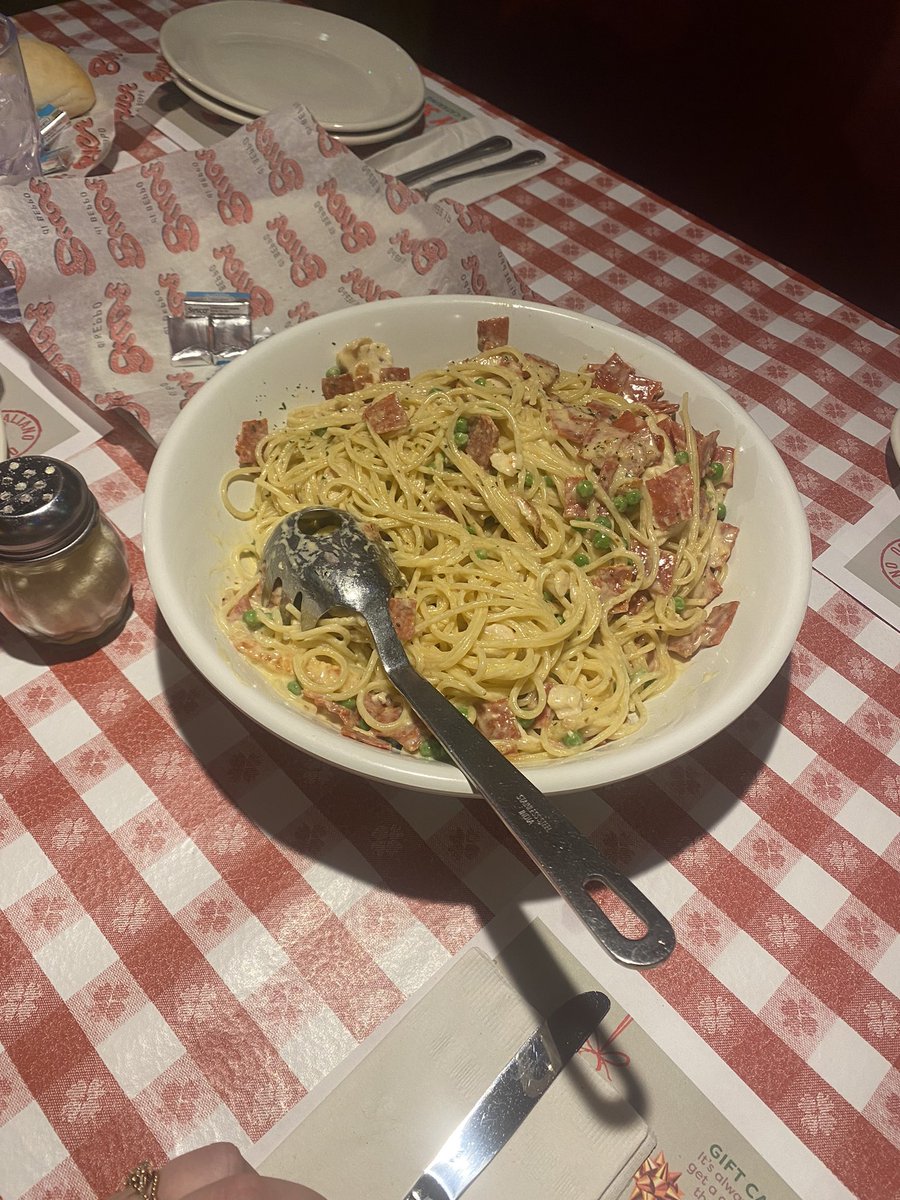 justamemory9's tweet photo. #celebrateeverything #Sponsored family style ❣️ at Buca! https://t.co/waUJpsVKoj