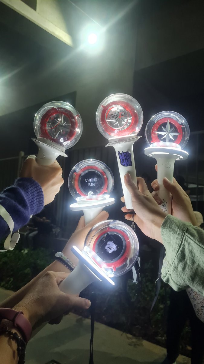 mwoyaneo's tweet photo. Kita balas di world tour ya guys!! 🫶
@nawughti @Chabinnie__ @stayforever51 @lowwfly
#GDAinJakarta #StrayKids https://t.co/Vvfk6wTQUV