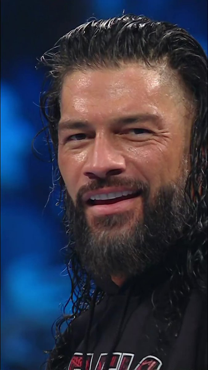 AngelicEmpire25's tweet photo. Wow love the smile of the #TribalChief #DaddyReigns @WWERomanReigns #SmackDown 😁😁😁 https://t.co/6dImgOxxwZ