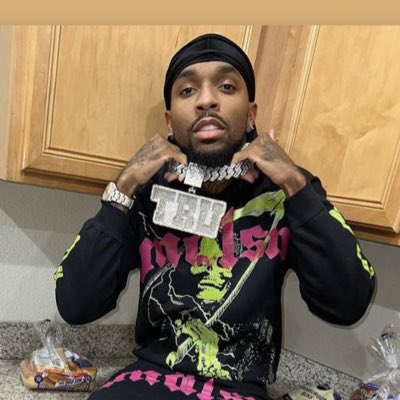 truhunnit_'s tweet photo. #NewProfilePic https://t.co/IPxH9MbIDl