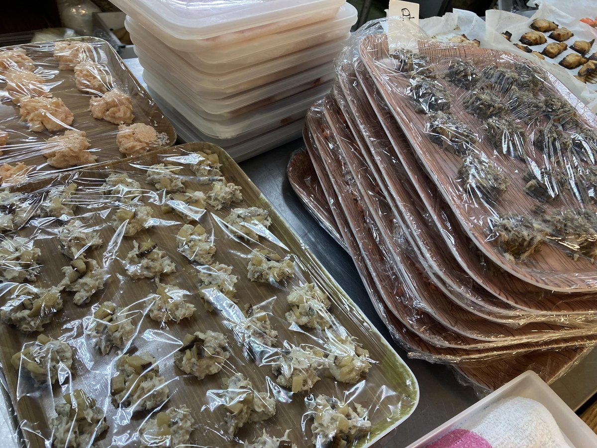 mamiya_shoten's tweet image. こんなにたくさんの仕込みをしても一瞬で完売してしまうという…ご来店いただき買えなかった皆さま申し訳ございません。
開店前から並ばれてる方が多く、当日のお取り置きが難しい状況になっております。しばらくの間、ご不便をおかけしますが当日のお取り置きは不可となります。よろしくお願いします