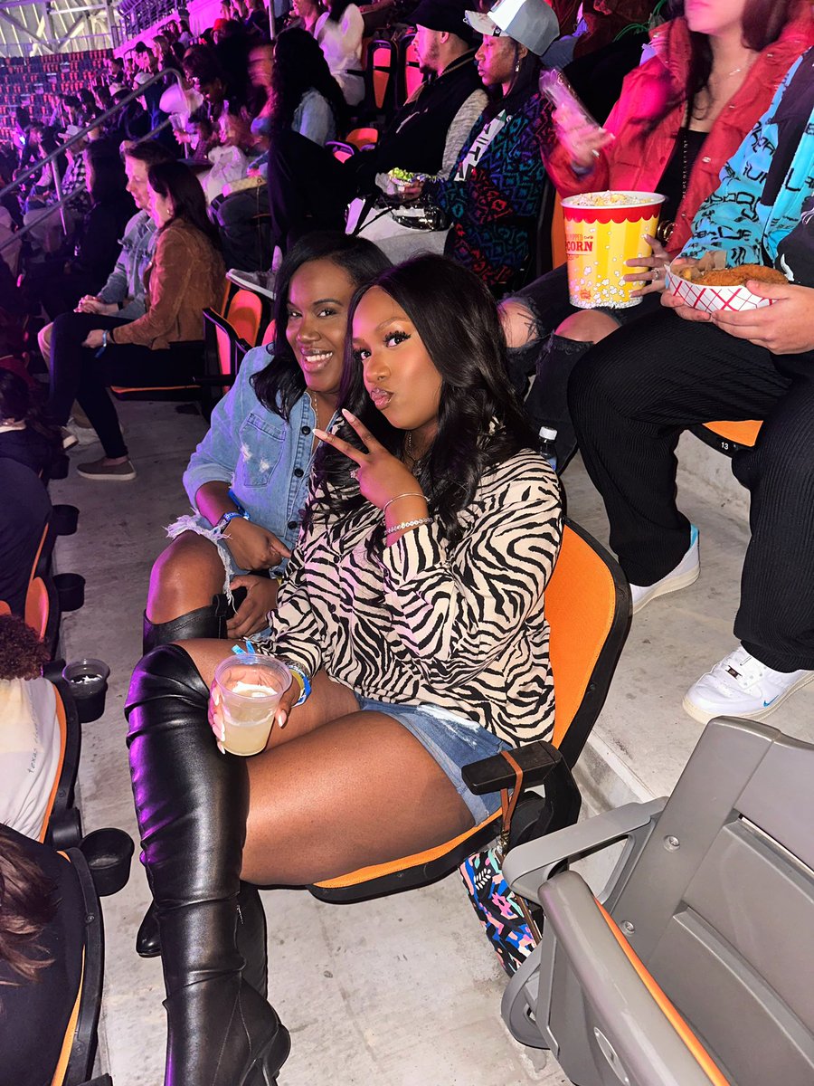 Shuntaeee_'s tweet image. #attplayoffplaylist 💕💕💕