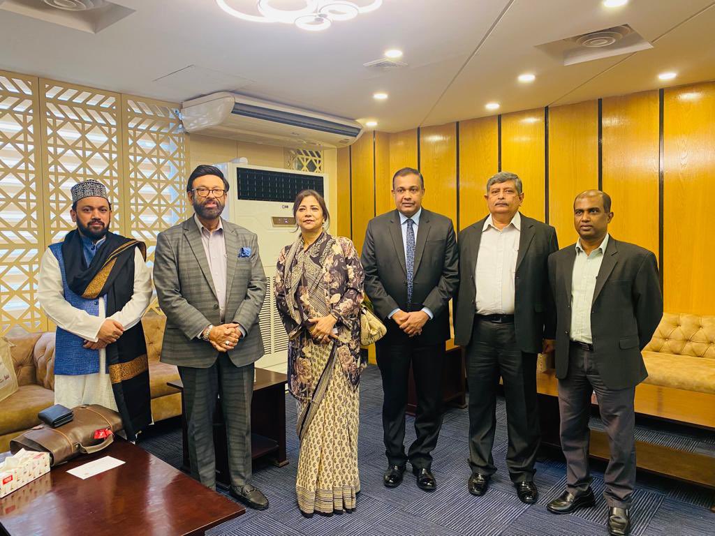Arrived in Dhaka as an Election Observer for the forthcoming Bangladesh General Elections. Welcomed at airport by Ms. Tarana Halim, former Minister, HE Dharmapala Weerakody, Sri Lankan HC to Bangladesh, Prof Muhammad Abed Ali of Election Monitoring Forum & other dignitaries.